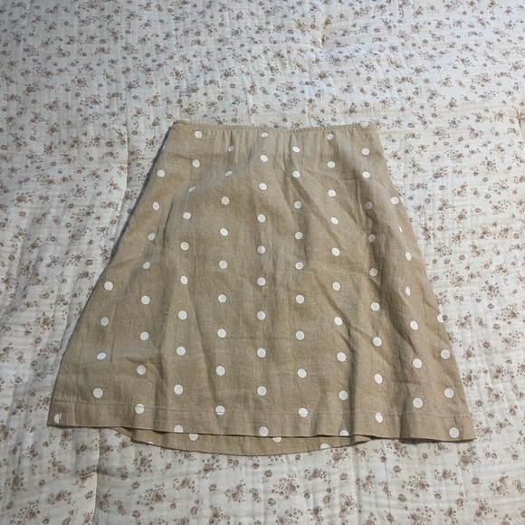 Old Navy Dresses & Skirts - Old Navy Tan & White polka dot Mini Skirt